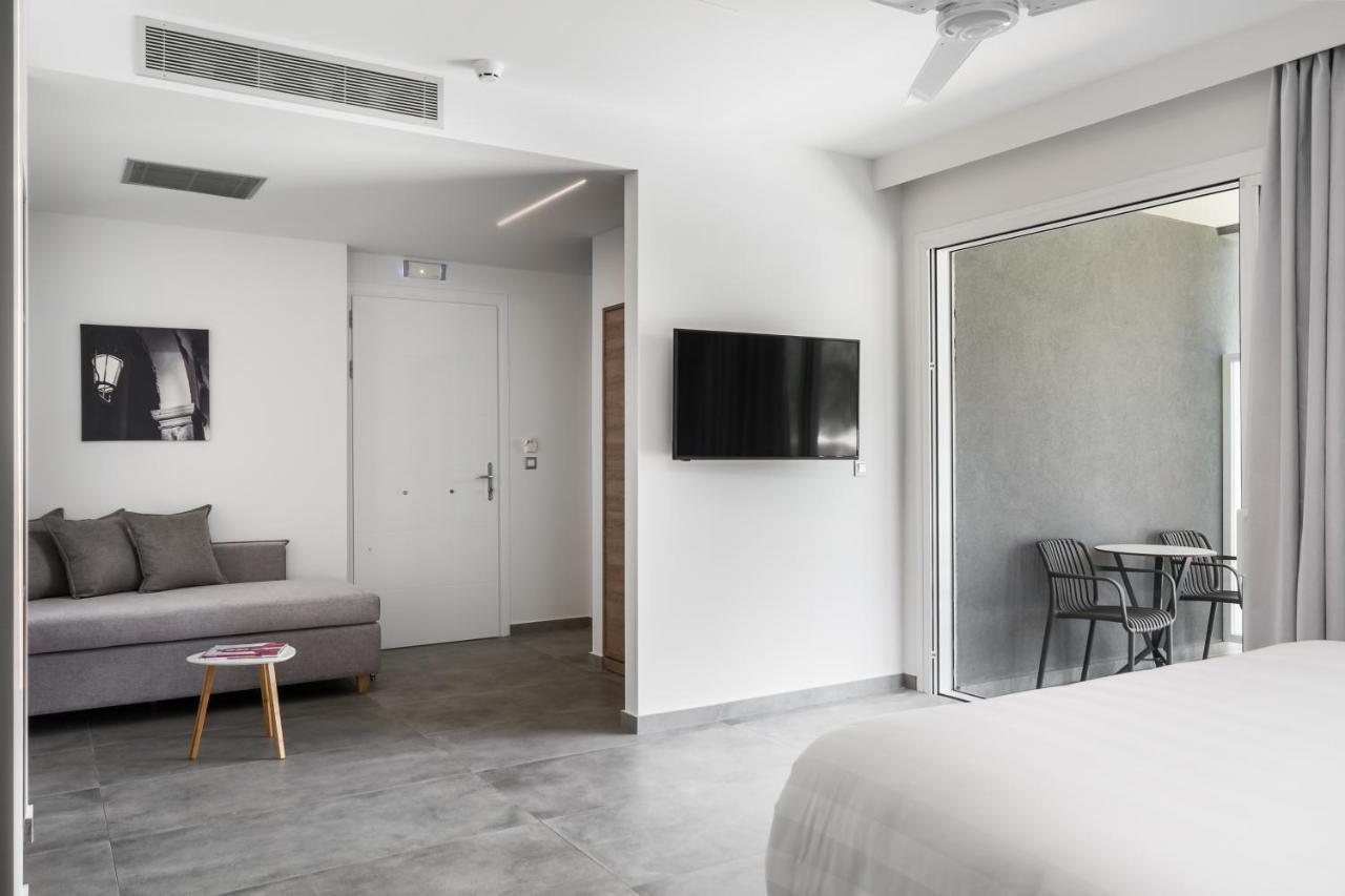 Acharavi Beach Hotel ภายนอก รูปภาพ